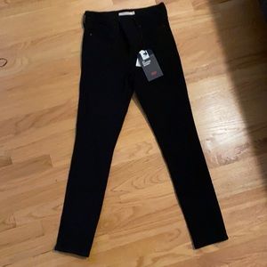 Levis 311 Shaping Skinny Jeans